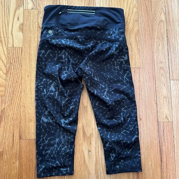 Lululemon sz 6 Run Inspire Crop pant Star Crushed Coal Black / Black great cond - Picture 3 of 7